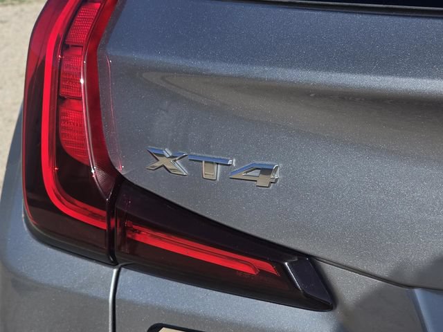 Used 2024 Cadillac XT4 Luxury w/ Cold Weather Package FWD image 11
