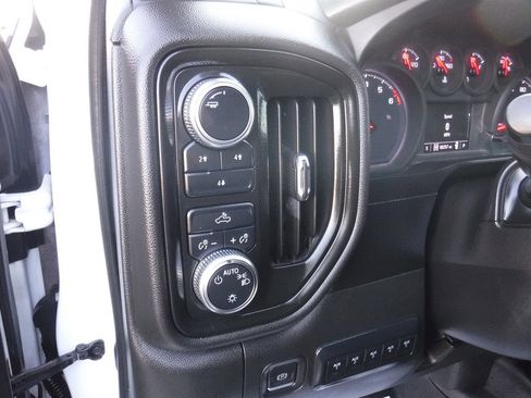 Used 2022 GMC Sierra 3500 Pro w/ Convenience Package image 18