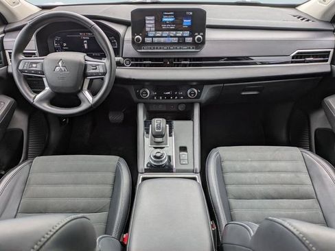 Used 2024 Mitsubishi Outlander SE FWD image 16