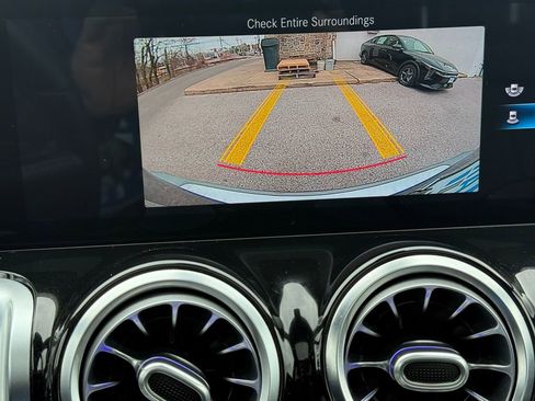 Used 2021 Mercedes-Benz GLB 250 GLB 250 image 20