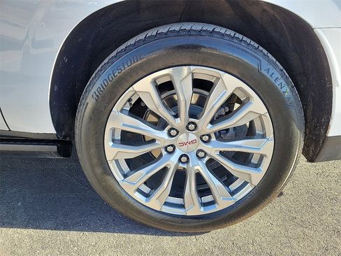 Used 2023 GMC Yukon XL Denali w/ Max Trailering Package image 10