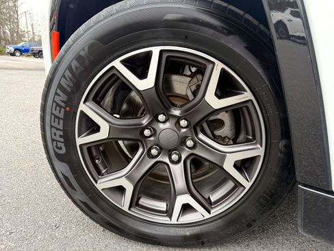 Used 2023 Jeep Wagoneer Series III w/ Preferred Equipment Group image 10