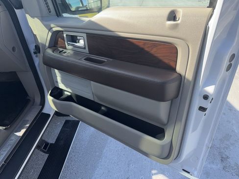 Used 2010 Ford F150 Lariat image 11