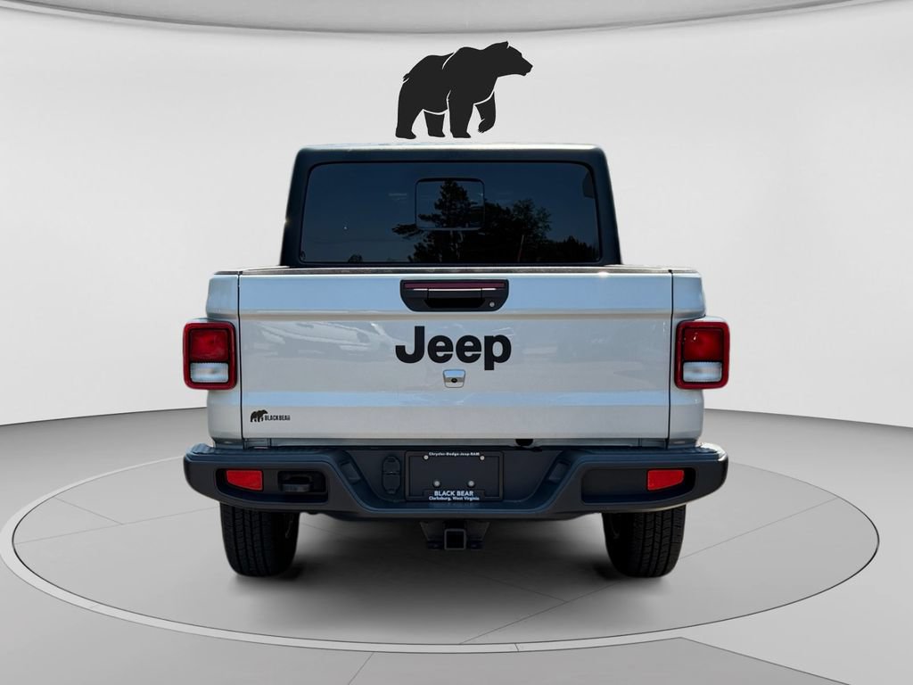 Used 2022 Jeep Gladiator Sport AWD/4WD image 4