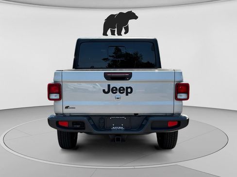 Used 2022 Jeep Gladiator Sport AWD/4WD image 4