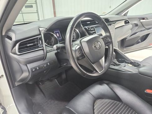 Used 2020 Toyota Camry SE FWD image 18