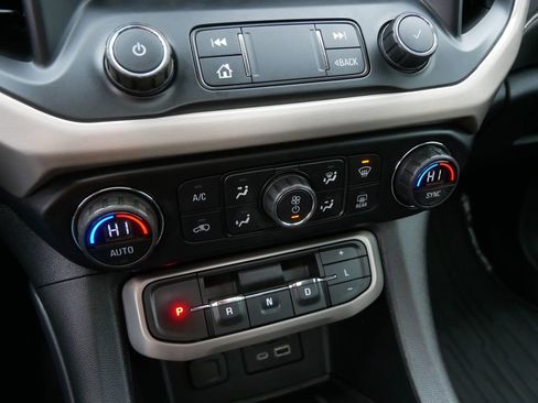 Used 2021 GMC Acadia Denali w/ Denali Ultimate Package image 29