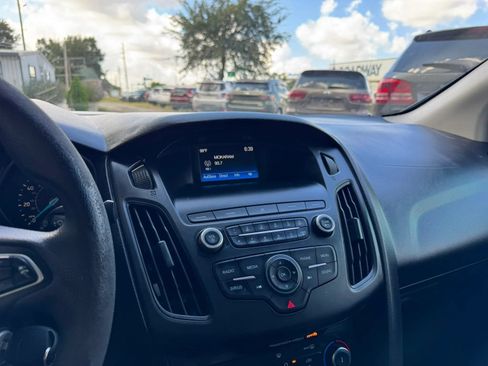 Used 2018 Ford Focus SE FWD image 31