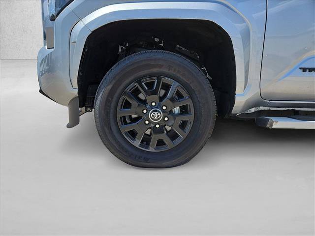 Used 2025 Toyota Tacoma SR5 AWD/4WD image 21