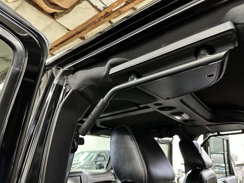Used 2016 Jeep Wrangler Unlimited Rubicon AWD/4WD image 30