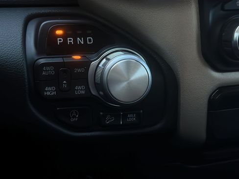 Used 2019 RAM 1500 Laramie w/ Off Road Group AWD/4WD image 18