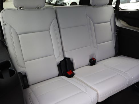 Used 2025 Chevrolet Tahoe Premier AWD/4WD image 38