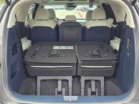 Certified 2025 Kia Carnival SX Prestige FWD image 12