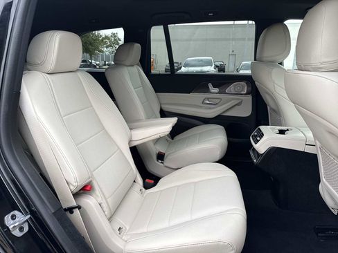 Used 2023 Mercedes-Benz GLS 450 4MATIC image 18