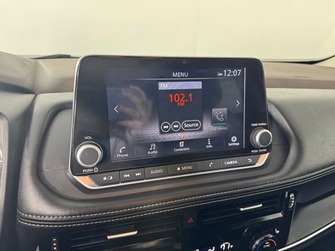 Used 2023 Nissan Rogue SL image 13