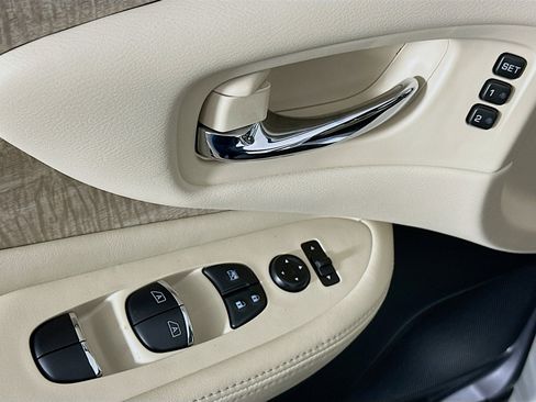 Used 2024 Nissan Murano SL image 15