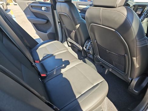 Used 2025 Volvo XC40 B5 Plus image 14