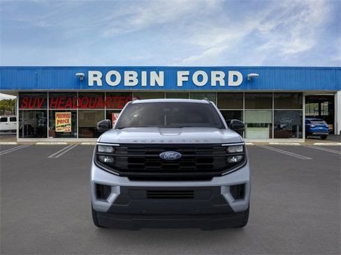 New 2025 Ford Expedition Active image 6