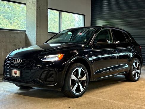 Used 2023 Audi Q5 2.0T Premium Plus w/ Premium Plus Package AWD/4WD image 1