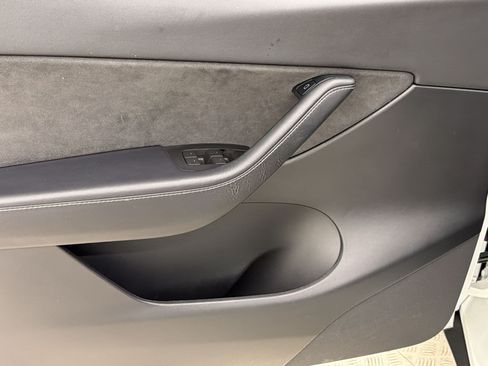 Used 2022 Tesla Model Y Performance AWD/4WD image 13