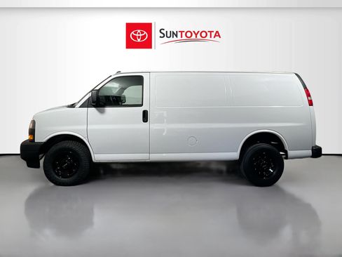 Used 2020 GMC Savana 3500 RWD image 7