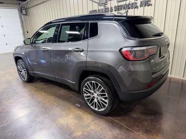 Used 2023 Jeep Compass Limited w/ Elite Group AWD/4WD image 3