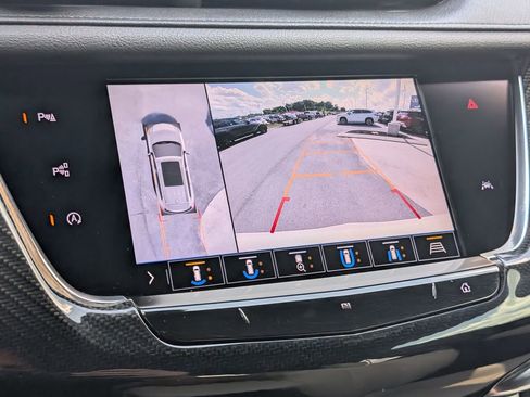 Used 2020 Cadillac XT6 Sport AWD/4WD image 8