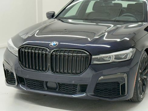 Used 2022 BMW 750i xDrive w/ Luxury Rear Seating Package image 9