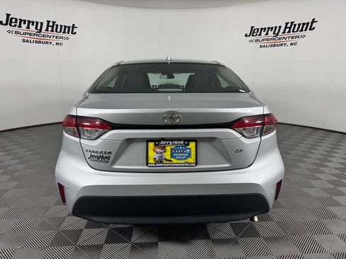 Used 2025 Toyota Corolla LE w/ Convenience Package FWD image 7