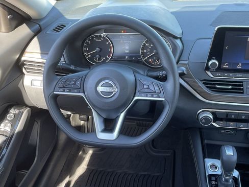 New 2025 Nissan Altima 2.5 SV image 22