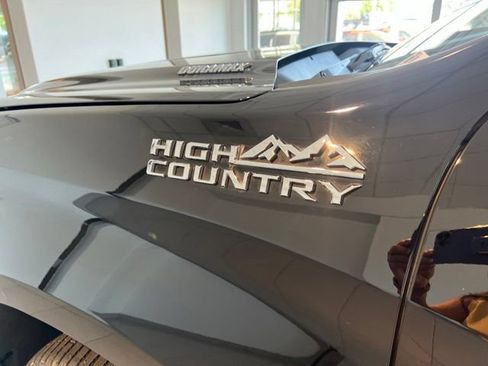 Used 2023 Chevrolet Silverado 1500 High Country w/ Technology Package AWD/4WD image 33