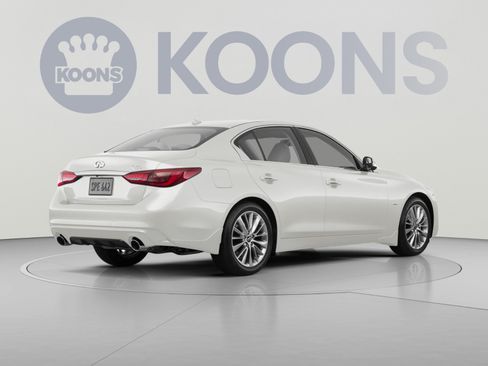 Used 2019 INFINITI Q50 Luxe w/ Essential Package (3.0T Luxe) AWD/4WD image 4