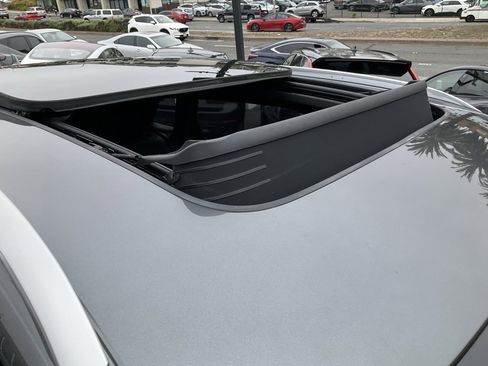 Used 2019 Audi e-tron Prestige w/ Prestige Package image 73