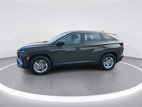 Certified 2026 Hyundai Tucson SE image 4