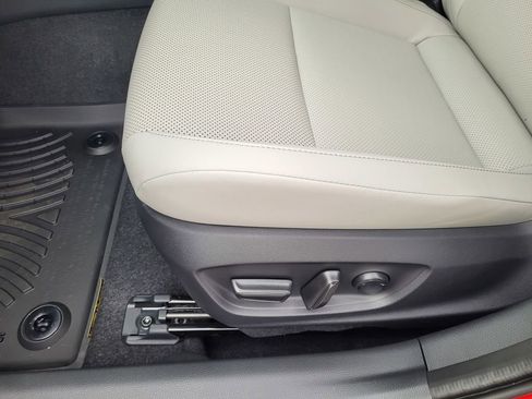 New 2026 Toyota Prius XLE FWD image 12