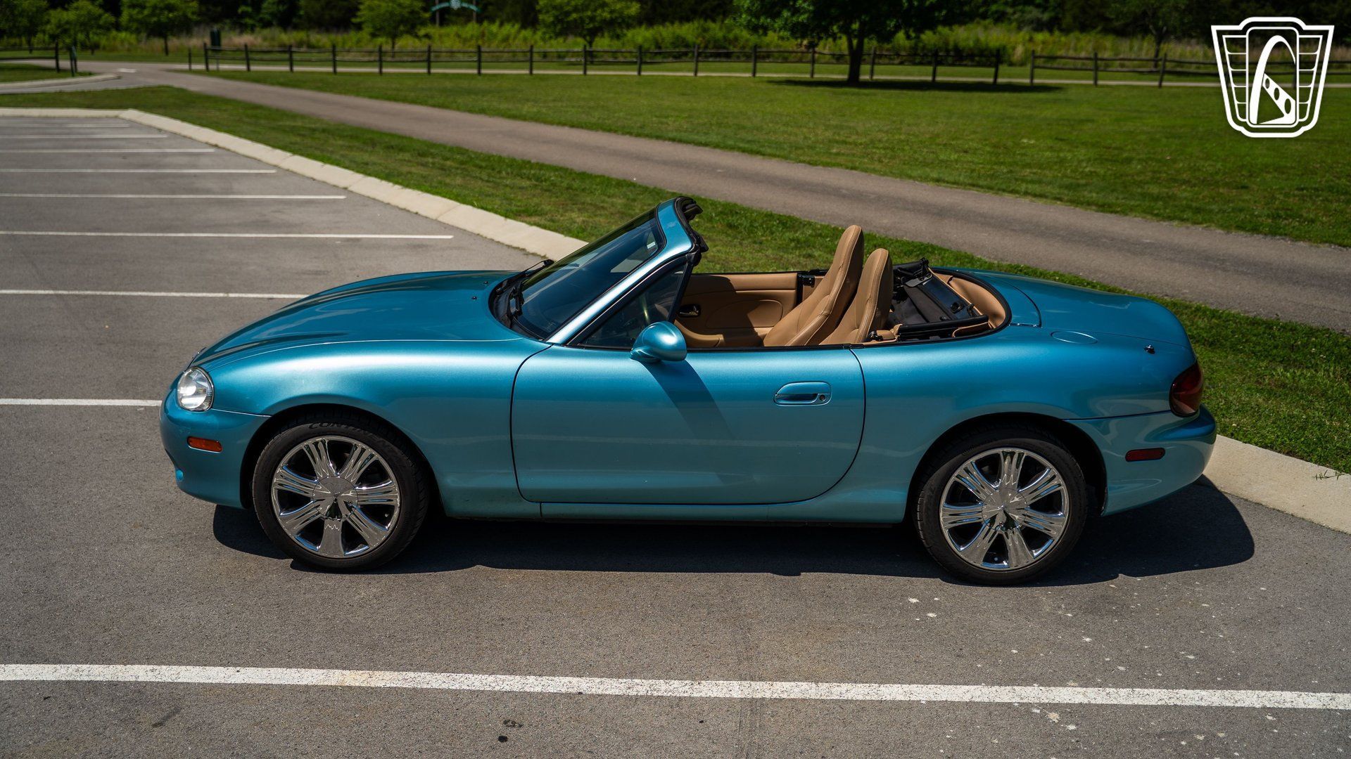 Used 2001 MAZDA MX-5 Miata RWD image 8