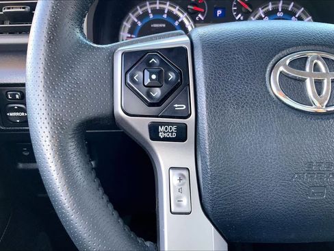 Used 2017 Toyota 4Runner SR5 Premium image 22