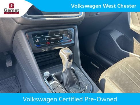 Certified 2023 Volkswagen Tiguan SE w/ Panoramic Sunroof Package AWD/4WD image 19