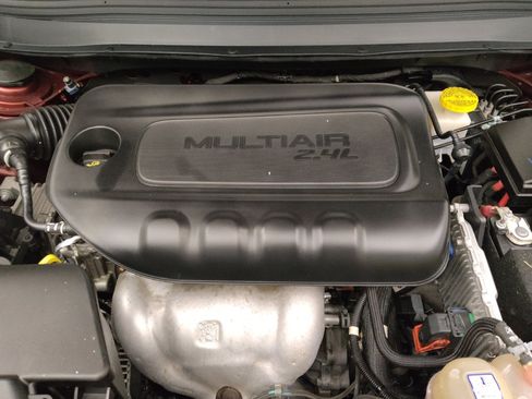 Used 2019 Jeep Cherokee Latitude Plus w/ Comfort/Convenience Group image 30