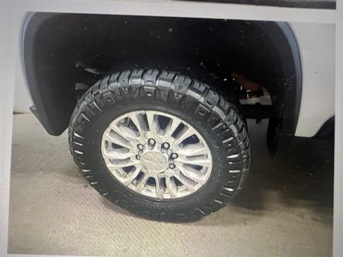 Used 2021 Chevrolet Silverado 3500 High Country w/ Z71 Off-Road Package AWD/4WD image 6