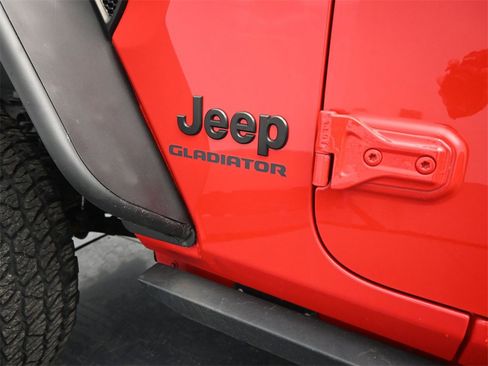 Used 2020 Jeep Gladiator Sport w/ Quick Order Package 24S image 11