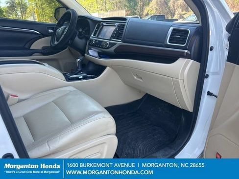 Used 2015 Toyota Highlander Limited Platinum AWD/4WD image 42