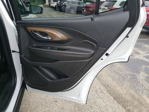 Used 2019 GMC Terrain SLE w/ Driver Convenience Package AWD/4WD image 18