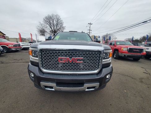 Used 2016 GMC Sierra 2500 Denali w/ Driver Alert Package image 9