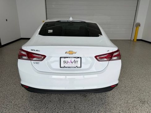Used 2022 Chevrolet Malibu LT FWD image 4