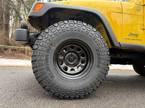 Used 2004 Jeep Wrangler 4WD image 16