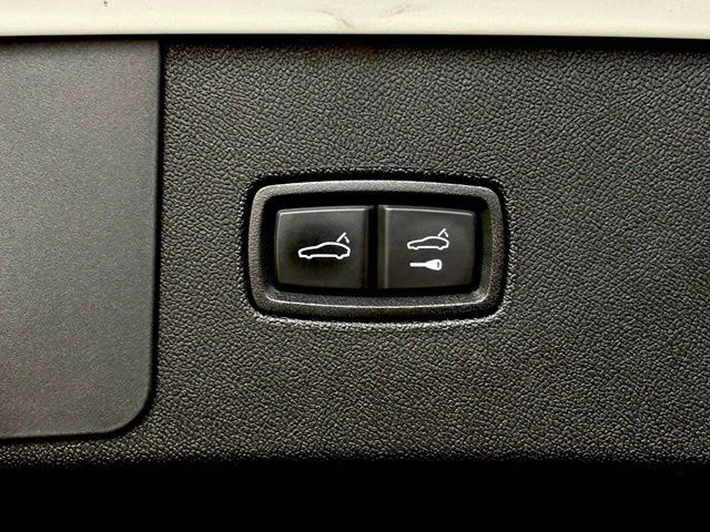 Used 2023 Porsche Cayenne Turbo AWD/4WD image 35