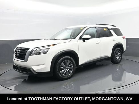 Used 2025 Nissan Pathfinder SV AWD/4WD image 1