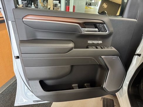 New 2026 GMC Sierra 1500 Denali w/ Denali Reserve Package image 17