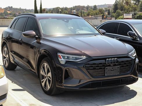 Used 2024 Audi Q8 e-tron Premium AWD/4WD image 3